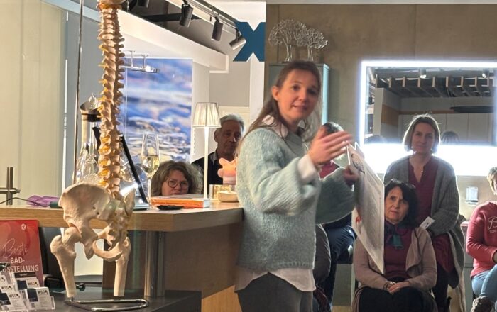 Wie „Geistige Wirbelsäulenaufrichtung“ Körper, Geist und Seele heilt – ein durchdringender Abend von und mit Heike Berg